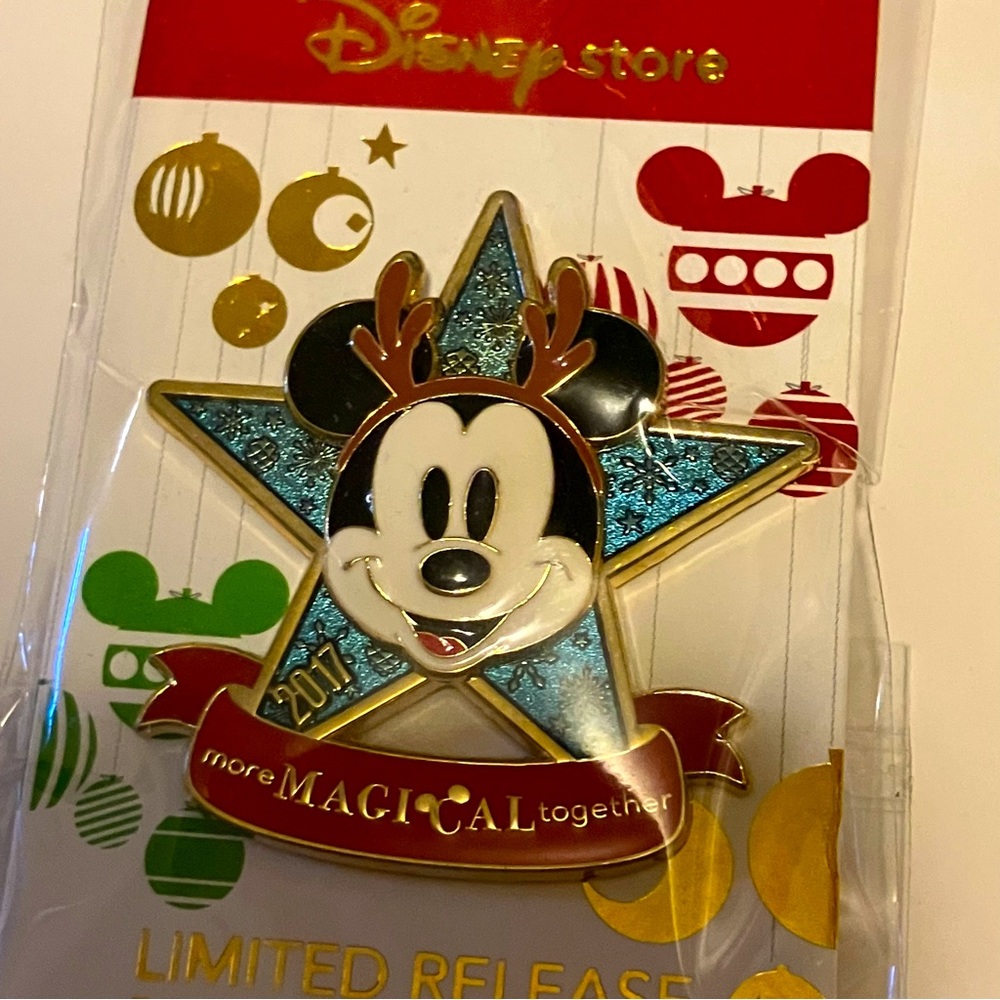 NWT Disney Mickey Christmas Pin - 2017 More Magical Together